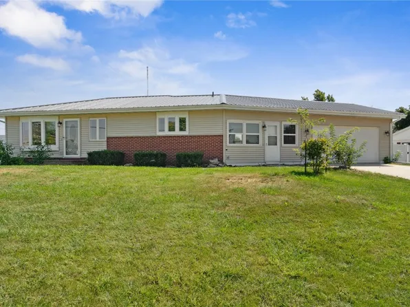 4529 Regal Ave NE, Cedar Rapids, IA 52402