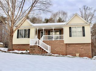 8331 Creedmoor Dr, Rural Hall, NC 27045