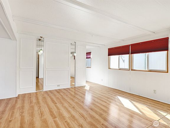 4th image of 1200 Lincoln Street #103
