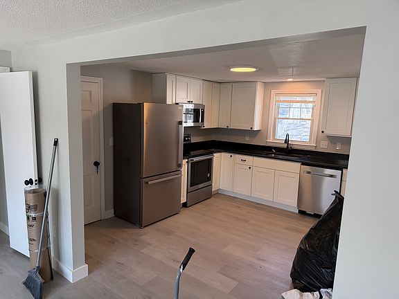 2nd image of 238 Preble St #3