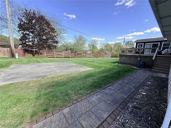 3rd image of 917 3rd St NE