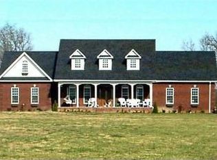 926 Underwood Rd, Lafayette, TN 37083