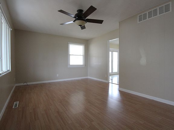 4th image of 208 Park Ave