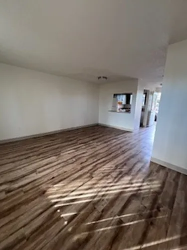 Tamara Manor Photo 1