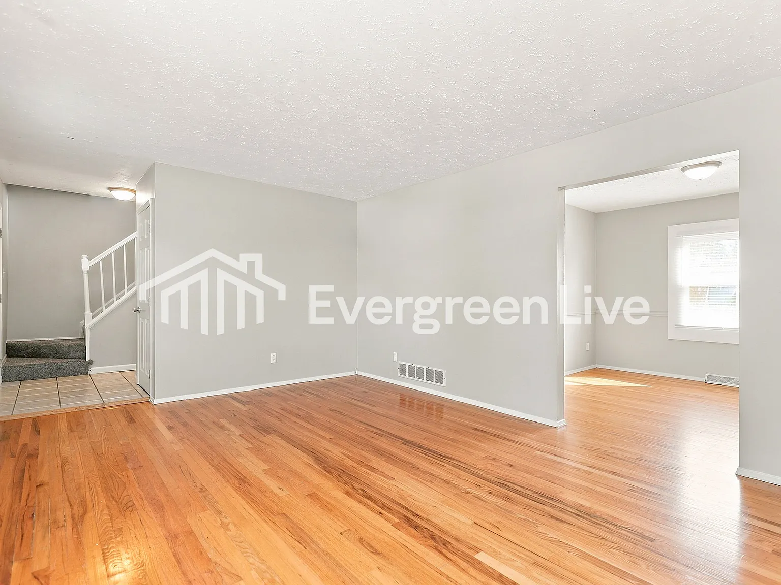 4 bed, 2.0 bath, 1620 sqft, $1,945 — Photo 3