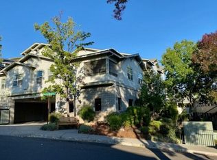 924 Mountain Meadows Cir, Ashland, OR 97520