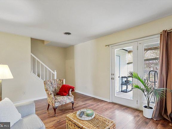 4th image of 14891 Robinhood Cir