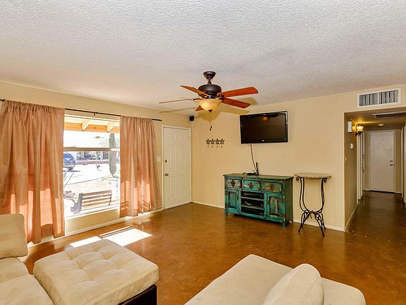 5th image of 3812 W Palmaire Ave