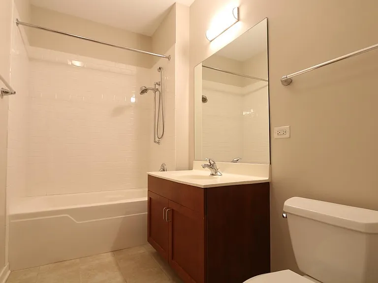 1039 S Lytle St #102 — Photo 8
