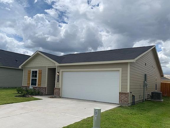 3rd image of 106 Bering Dr