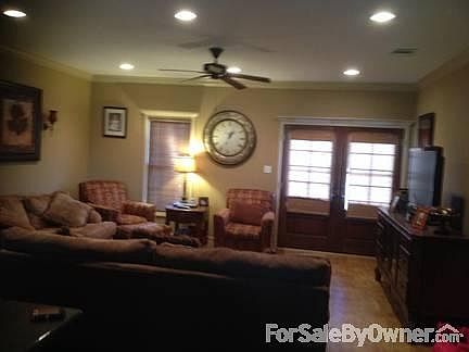 4th image of 119 Saint Ignatius Cir