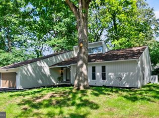 40 Cedarwood Rd, Wyomissing, PA 19610