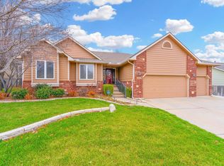 8412 W Shadow Lakes St, Wichita, KS 67205