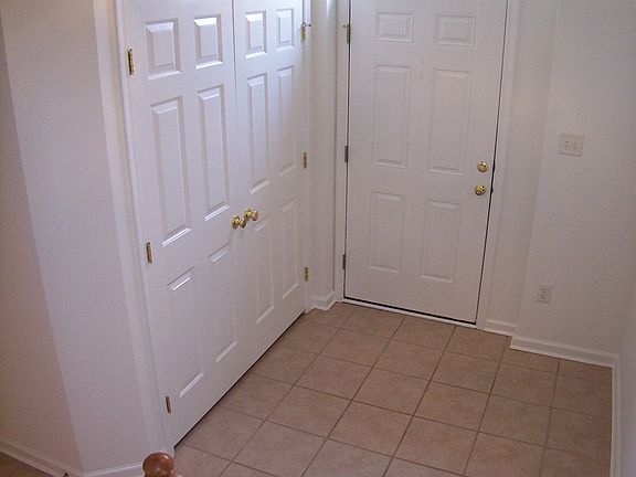 Main flr-Foyer, W/D, MSTR BR, Access to Garage