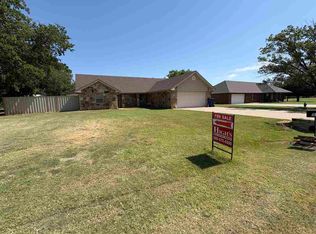 509 E Virginia St, Walters, OK 73572