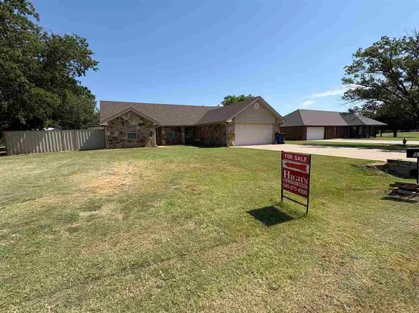 509 E Virginia St, Walters, OK 73572