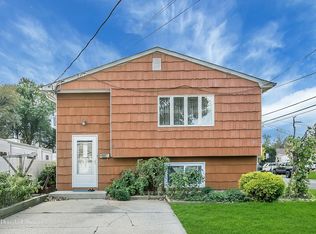 187 2nd Ave, West Babylon, NY 11704