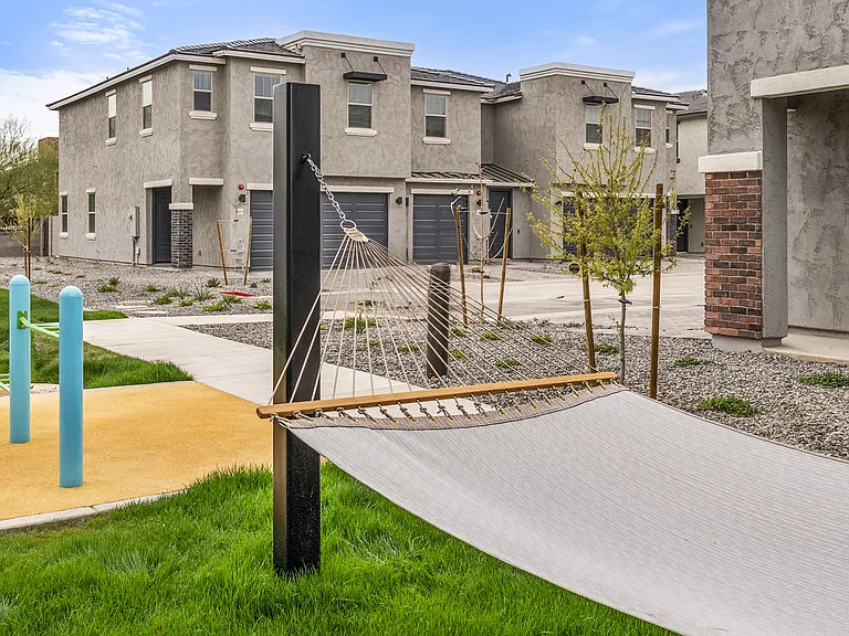 Avalon Townhomes — Photo 27