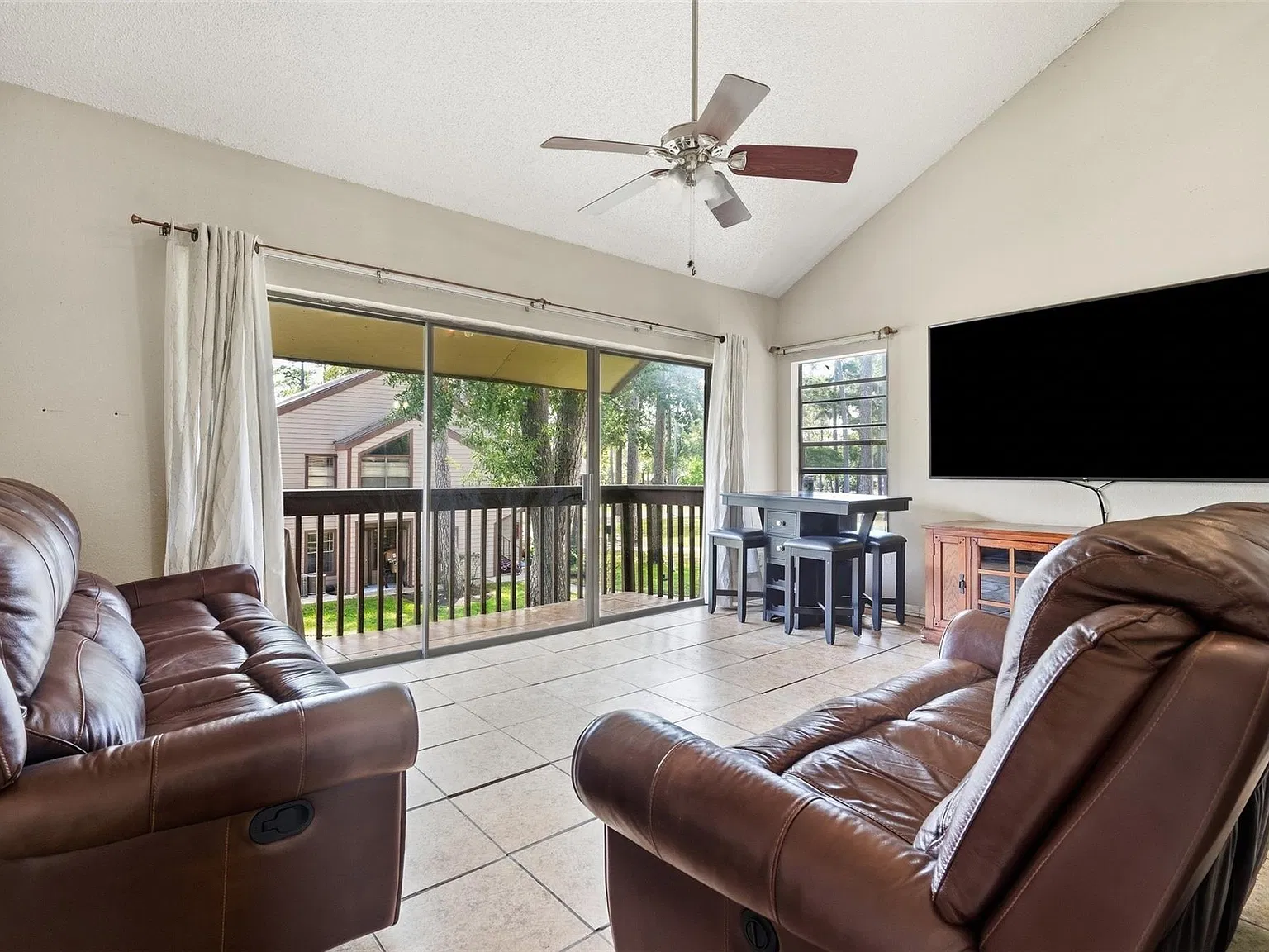 2 bed, 2.0 bath, 816 sqft, $900 — Photo 4