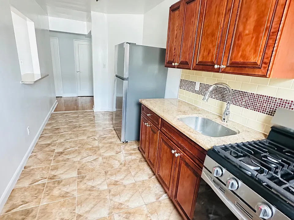 471 Merrick Rd #1K
