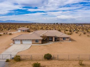 11820 Laguna Seca Dr, Apple Valley, CA 92308