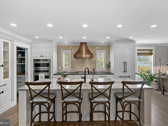 3rd image of 7989 E Riverside Dr