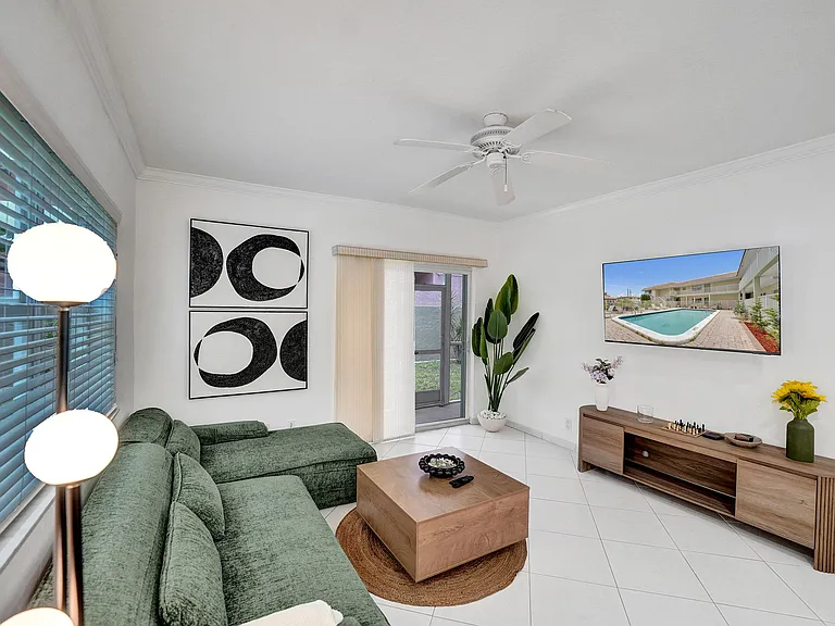 1450 N Riverside Dr #103 — Photo 5