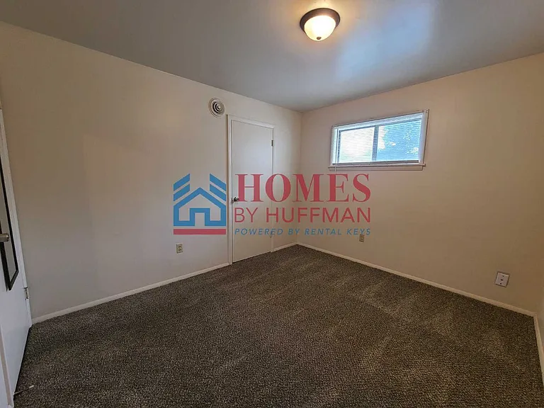 627 Frederick St — Photo 5