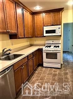 5th image of 1811 Chestnut Ave