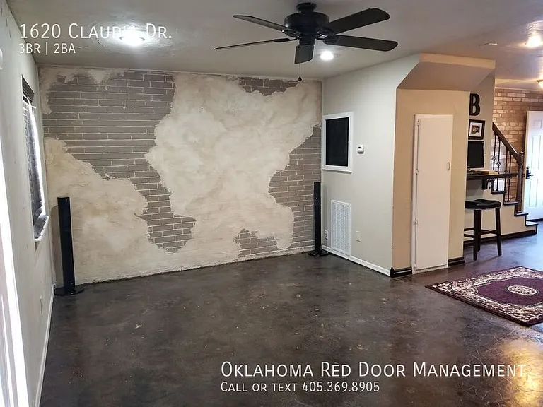 1620 Claudia Dr — Photo 2