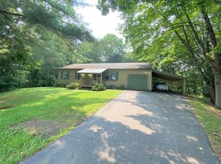 14 Bay St, Claremont, NH 03743