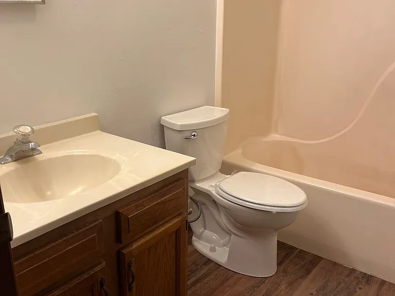 Bank Street Apartments — Photo 7