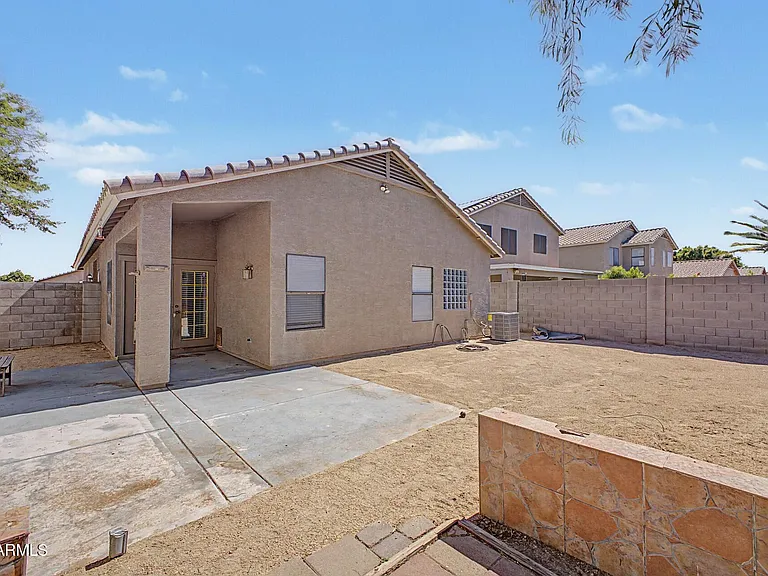 8868 W Laurel Ln — Photo 33