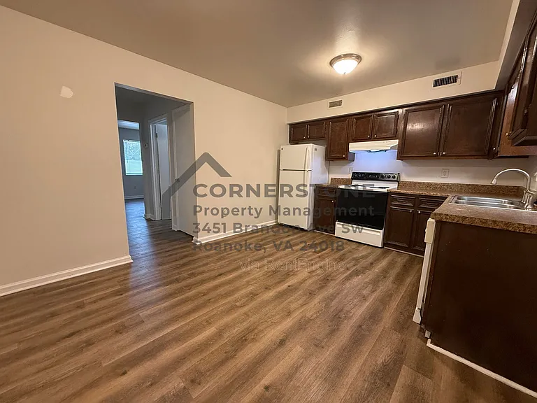 106 Lee Ave NE #3 — Photo 6