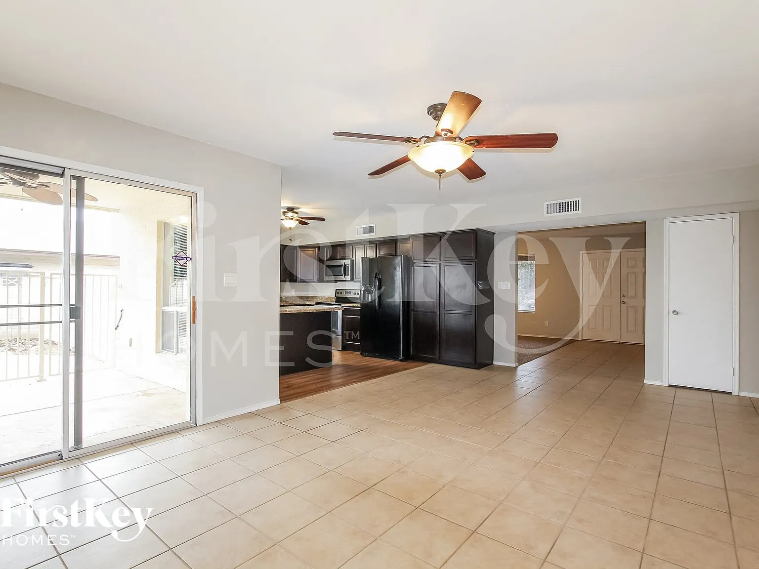 4 bed, 2.0 bath, 1720 sqft, $1,930 — Photo 2