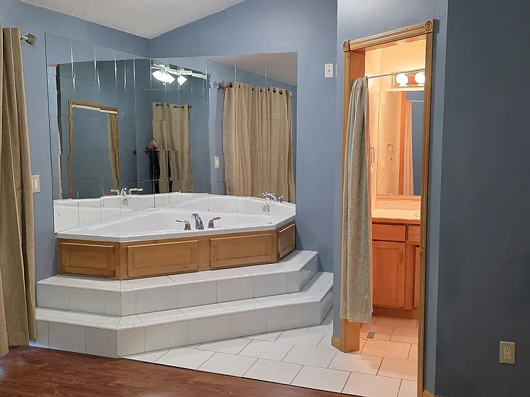 Jetted tub in primary