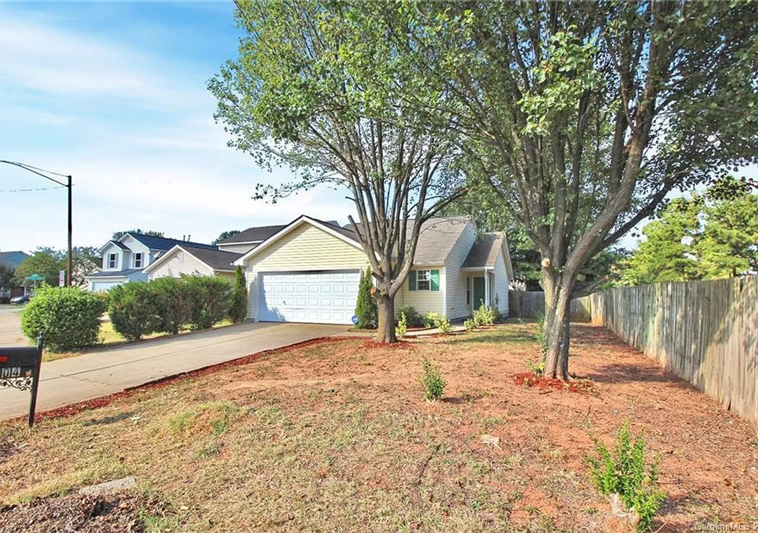 Room in 3 Bedroom Home at Tom Hunter Dr — Photo 3