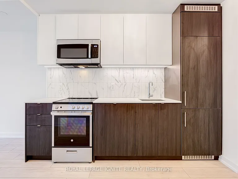 500 Dupont St #510 — Photo 10