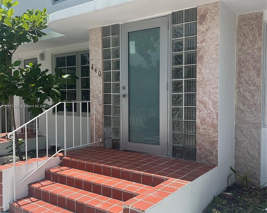 1st image of 440 NE 63rd St APT 1