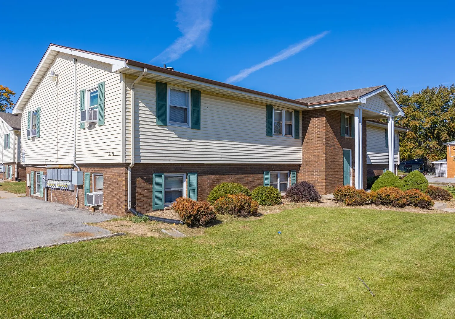 2107 Todd Dr — Photo 1