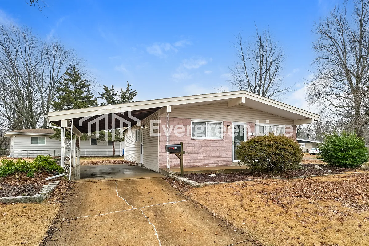 Building Photo - 70 Francisca Dr