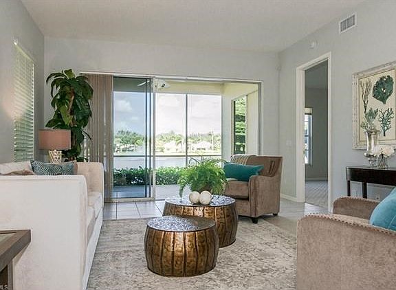 4th image of 1935 Seville Blvd Unit 111