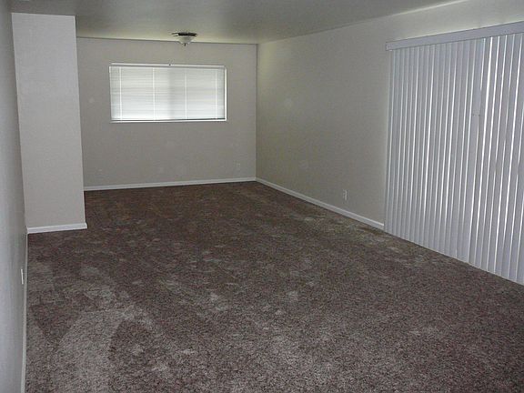 Living/dining area