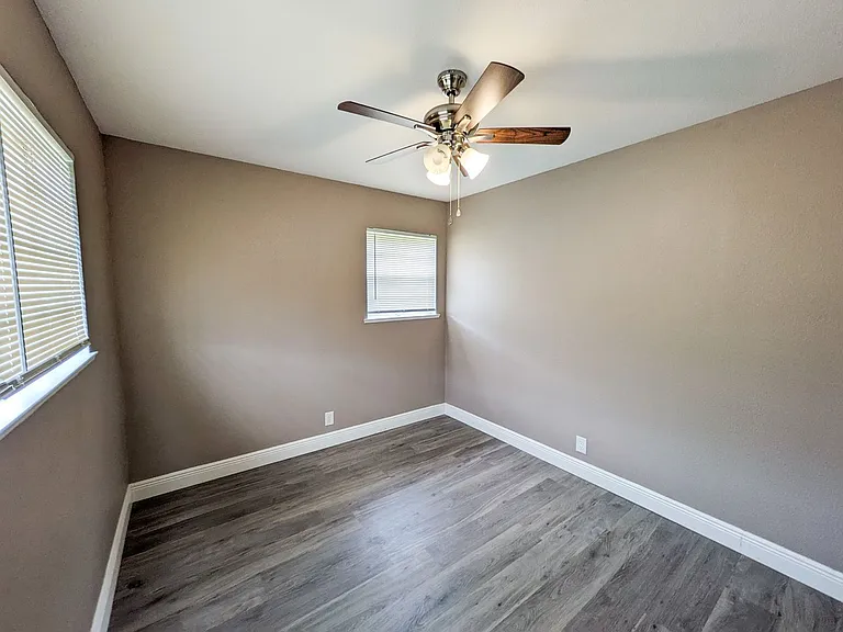 4404 Raven St — Photo 16