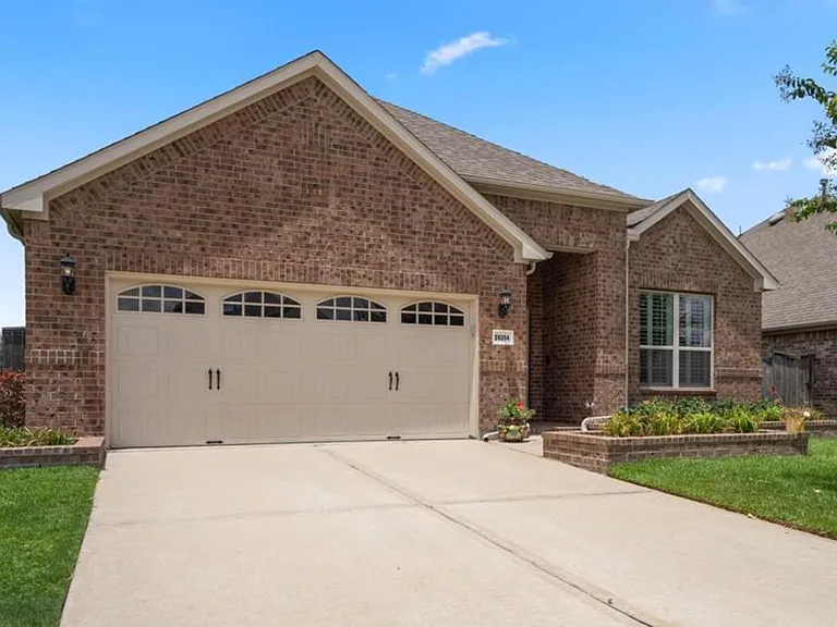28254 Natalie Bend Rd — Photo 2