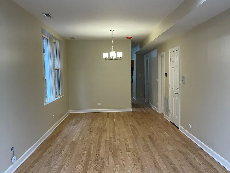 2334 W Augusta Blvd #3R — Photo 2