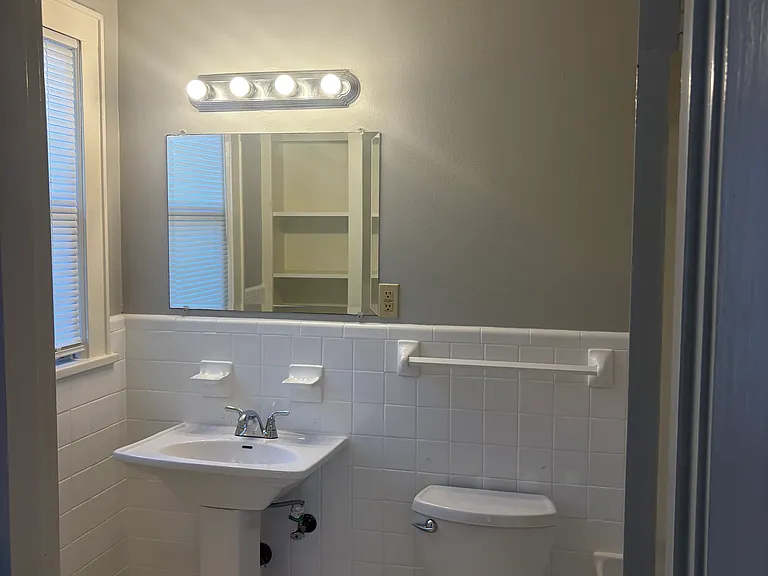 705 Ockley Dr #2 — Photo 10