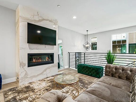 5th image of 347 Oak Ave