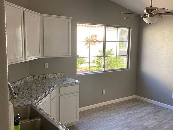 Kitchen Dining Table Area