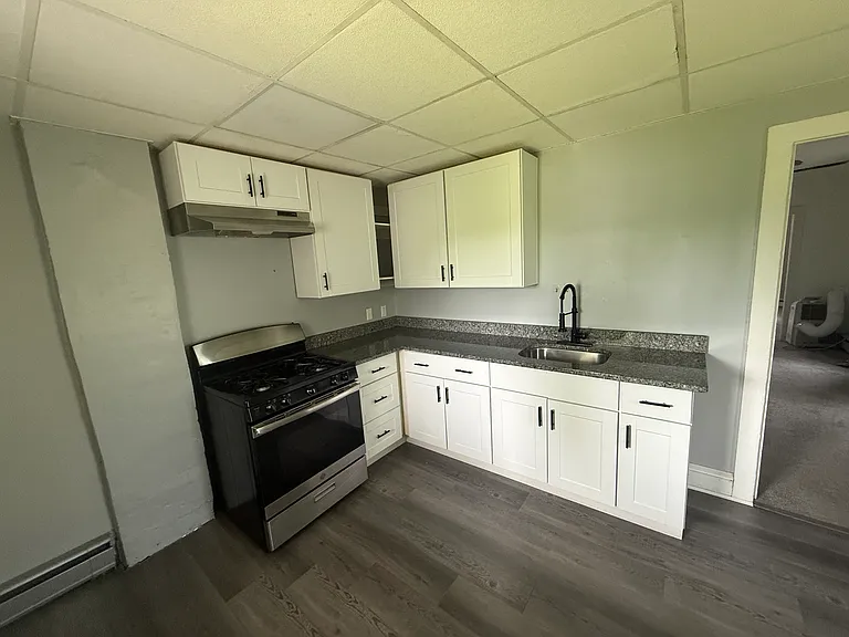 327 Keyser Ave — Photo 7